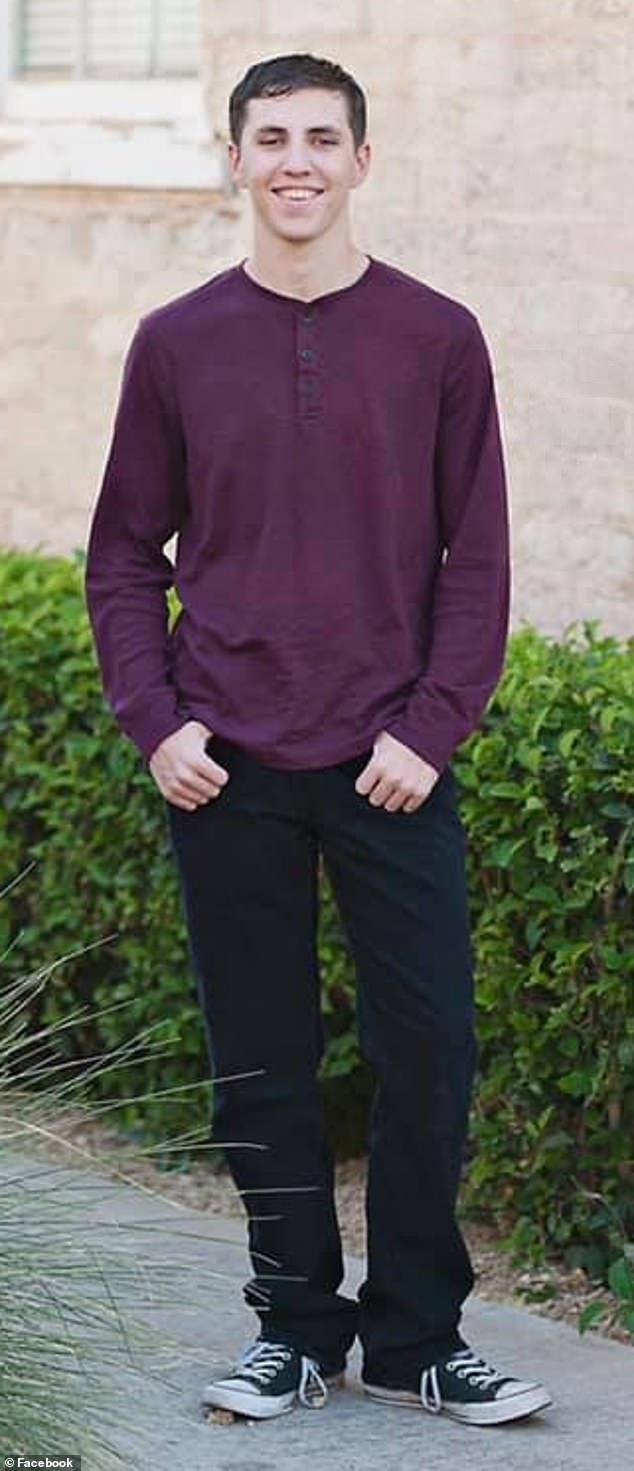 Tyler Robinson ordenó a los compañeros de cuarto que no lo golpearan y eliminen mensajes de texto estresantes después del asesinato de Charlie Kirk, dice el fiscal, que quiere llevarlo a cabo