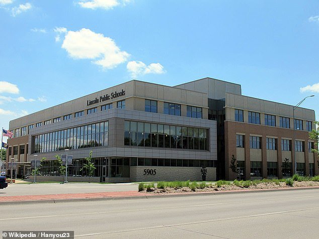 Advertencia urgente a los padres como nuevas tendencias perturbadoras lleva a las escuelas a través del país