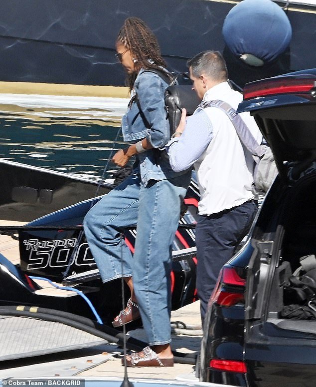 Barack y Michelle Obama vienen al yate de Spielberg después de la asombrosa confesión matrimonial del ex presidente