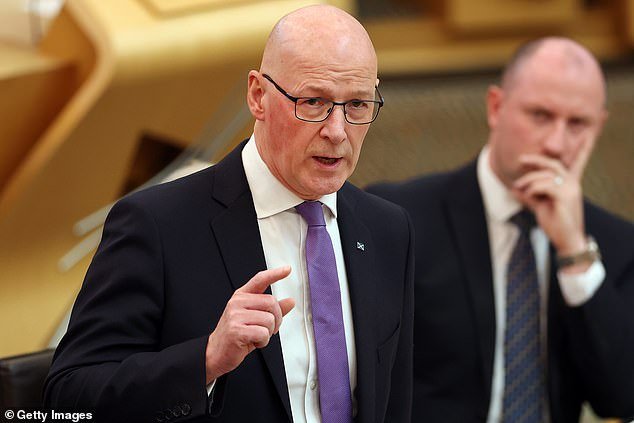 Swinney se disculpa con los futbolistas que se ven obligados a esperar cinco horas para la ambulancia