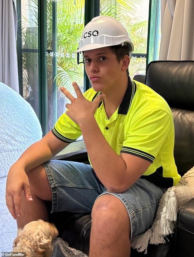 La extraordinaria simpatía de la familia por el conductor después de que el adolescente de 17 años muera en un choque de bicicletas electrónicas