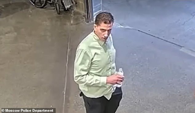 Nuevo video muestra cuádrupler Bryan Kohberger compras en Costco a Idaho Massacre