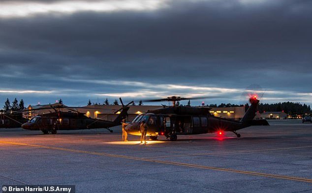 Cuatro soldados mataron operaciones especiales después de un devastador choque de Black Hawk
