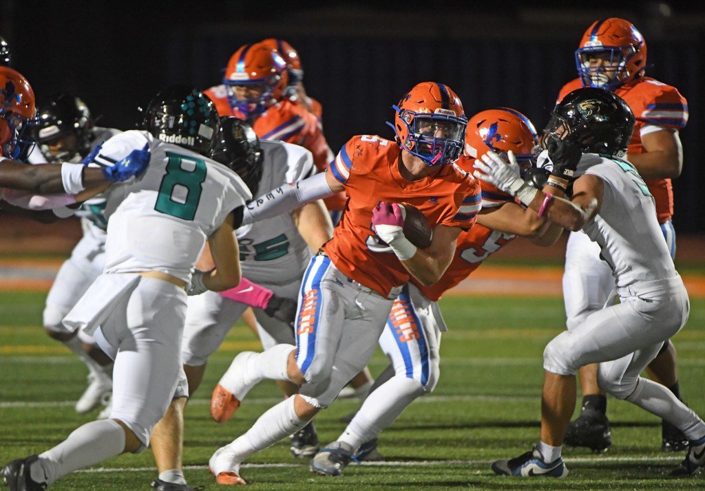 Santa Cruz, Leland se da cuenta de los juegos de fútbol de HS con McClymonds, Santa Teresa