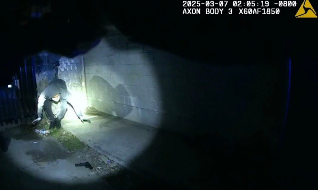 Los problemas legales de los problemas legales del sospechoso estaban empeorando