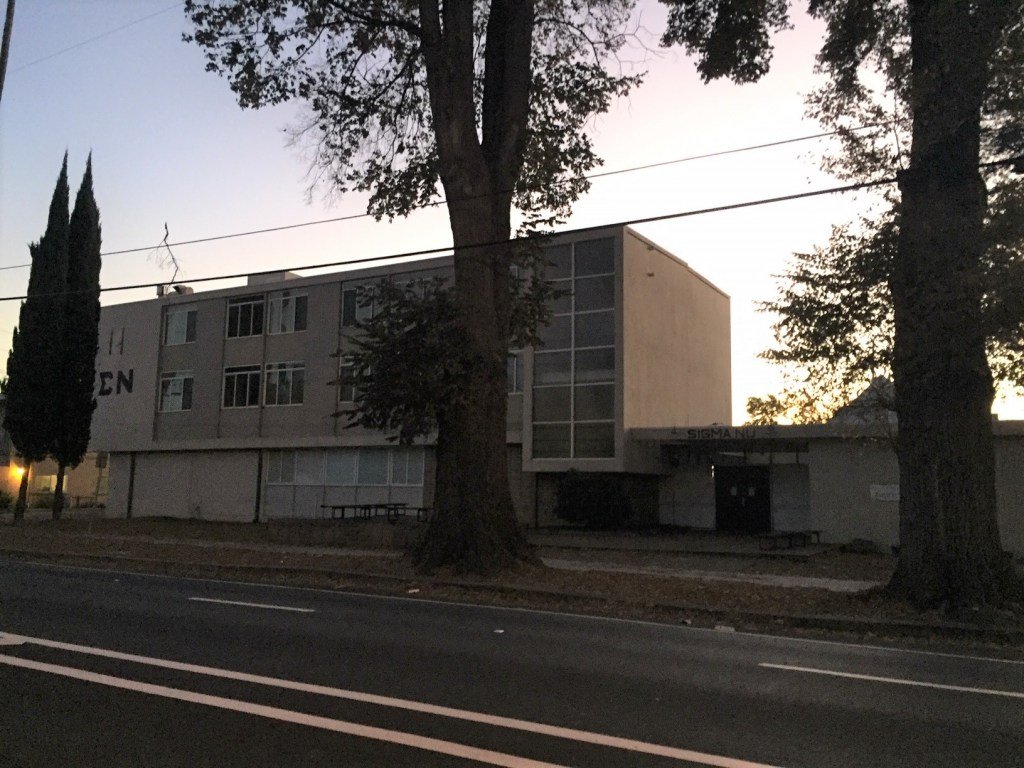 El comprador aparece para San José Frat House, donde había casas asequibles en los ojos