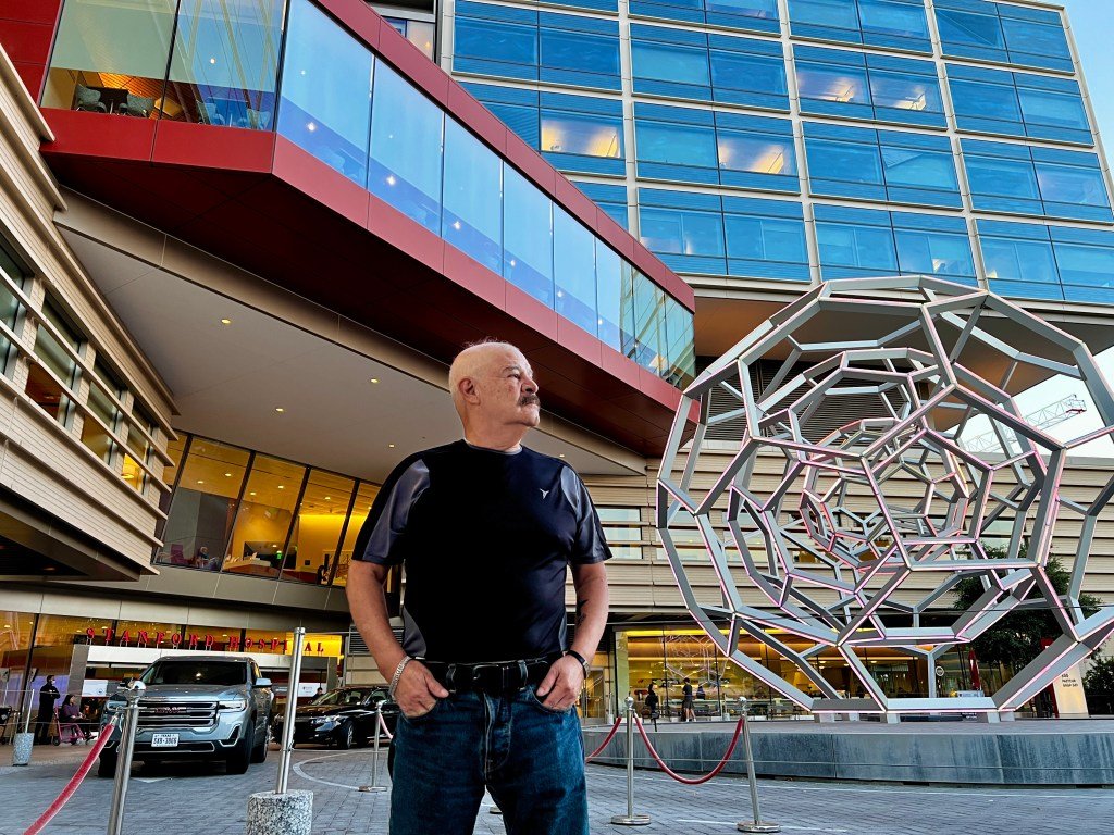 La salud de East Palo Alto, la ama de casa, mejora en el Centro de detención de hielo de Bakersfield