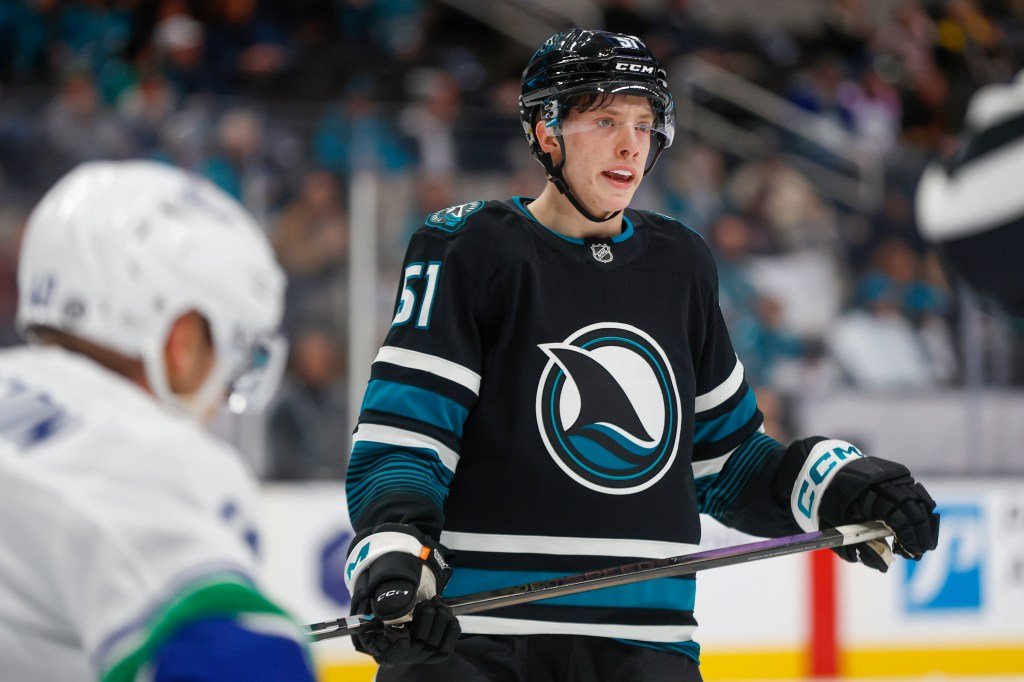San Jose Sharks tiene decisiones sobre Michael Misa, Sam Dickinson,