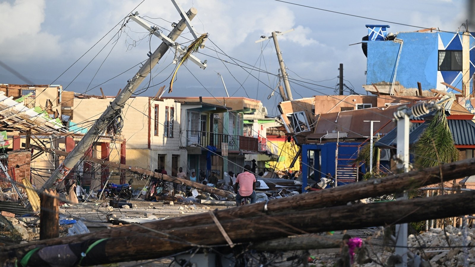 melissa-jamaica-damage-02-gty-jef-251030_1761826692706_hpMain_16x9.jpg