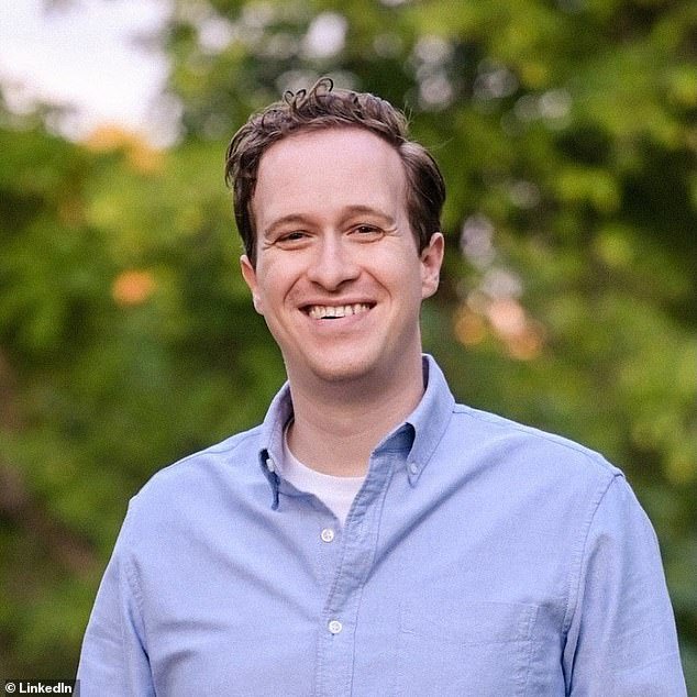 Gatos asfixiando a bebés con almohadas y madres arrojando niños desde aviones: los vídeos violentos dirigidos a niños pequeños que deberían preocupar a todo padre