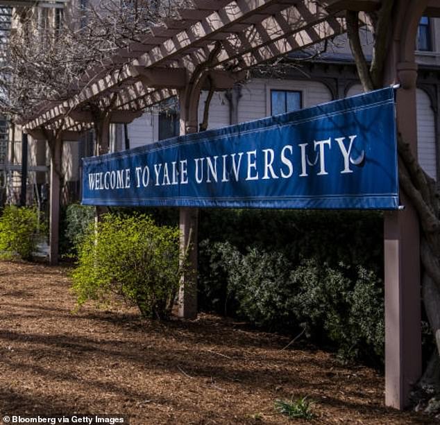 Estudiante de la Ivy League fue expulsado de Yale después de crear una identificación falsa de la zona rural de Dakota del Norte para ocultar sus raíces asiáticas
