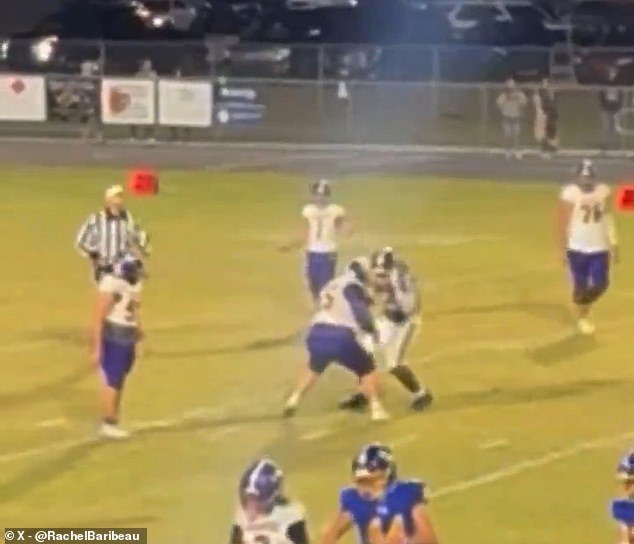 Momento aterrador: un jugador de fútbol americano de secundaria golpea a su oponente en la cabeza con un casco en una escena repugnante