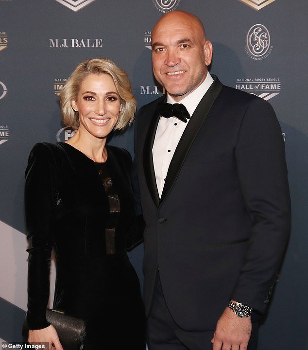 Gorden Tallis sigue a un gran jugador de la NRL y toma la decisión explosiva de comprar una participación en un club de fútbol.