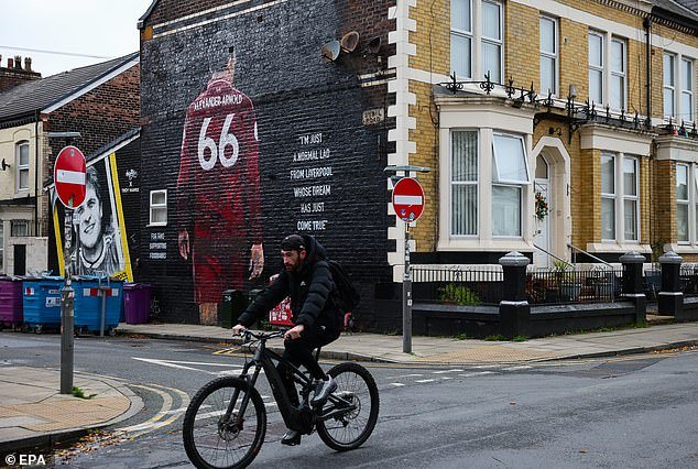 La nueva vida de Trent Alexander-Arnold en el Real Madrid en su regreso a Anfield: su círculo íntimo en España, los compañeros del Liverpool que no se han mantenido en contacto y cómo se mantiene ocupado fuera del campo
