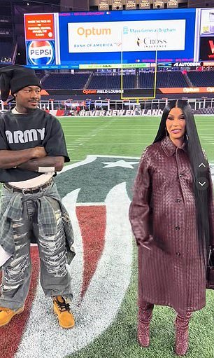 Momento extraño: Cardi B embarazada es entrevistada en el campo con su novio de la NFL Stefon Diggs