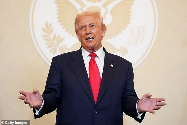 Trump respalda a Cuomo para alcalde mientras amenaza con aislar a Nueva York si gana el ‘candidato comunista’ Mamdani