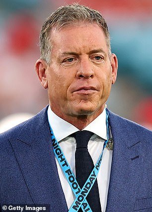 Troy Aikman critica a su exjefe Jerry Jones por los planes comerciales de los Dallas Cowboys