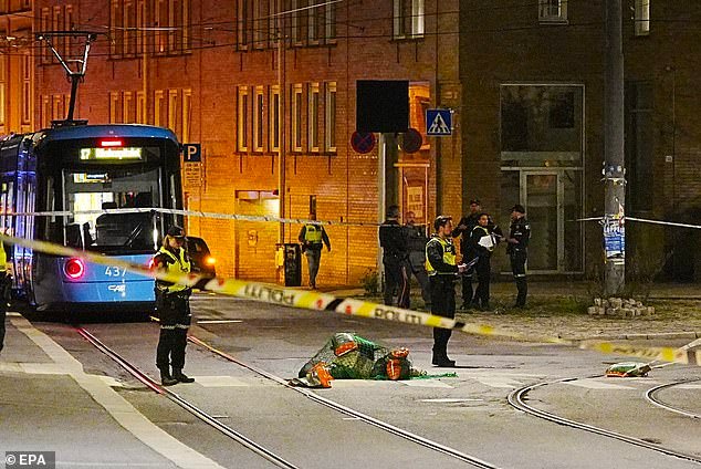 Los niños inmigrantes en Noruega están siendo reclutados por pandillas y armados con GRANADAS para llevar a cabo ataques por contrato después de que la falta de integración los dejara vulnerables a los delincuentes.