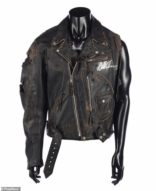 La chaqueta de cuero perforada de Arnold Schwarzenegger en Terminator 2 y el disfraz de elfo de Will Ferrell se encuentran entre los 1.350 accesorios cinematográficos que se venderán por la asombrosa cifra de £ 8 millones.
