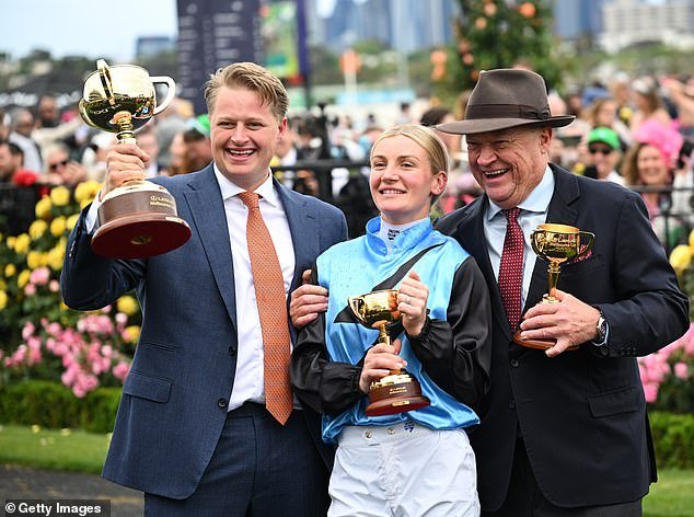 Los fanáticos de las carreras enojan a Channel Seven después de perderse la Copa de Melbourne