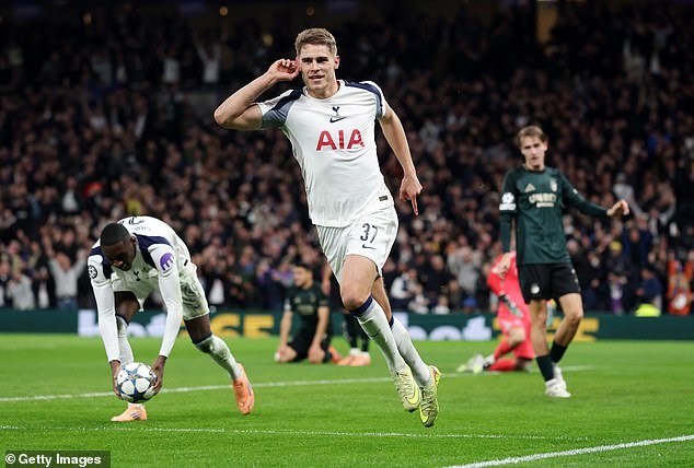 Tottenham 4-0 Copenhague: Micky van de Ven se redime por el desaire de Thomas Frank, mientras la confianza de una estrella regresa con una actuación impresionante ante unos Spurs jubilosos