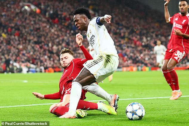 Liverpool 1-0 Real Madrid ANÁLISIS: La estrella de los Rojos está teniendo su mejor partido en un año, el cambio táctico crucial de Arne Slot, y el esperanzado de Inglaterra no mejora exactamente sus posibilidades de ser convocado este mes