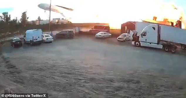 El capitán y el primer oficial del accidente aéreo de UPS en Louisville se revelan mientras continúa la sombría búsqueda de las víctimas restantes.