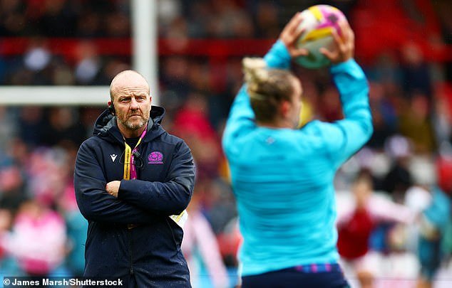 Gracias a Dios mi pareja me instó a ir al médico. Le dije que estaba bien, ¡pero resultó que tenía un tumor en la cabeza! REVELADO: El entrenador de rugby al que le diagnosticaron cáncer dos veces y lo mantuvo en secreto ante sus jugadores