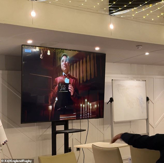 Momento: Las estrellas del rugby de Inglaterra reaccionan en estado de shock cuando Joe Marler fue ‘apuñalado por la espalda’ en la épica final de Celebrity Traitors, mientras los fanáticos le dan al popular ex jugador el tratamiento de meme.