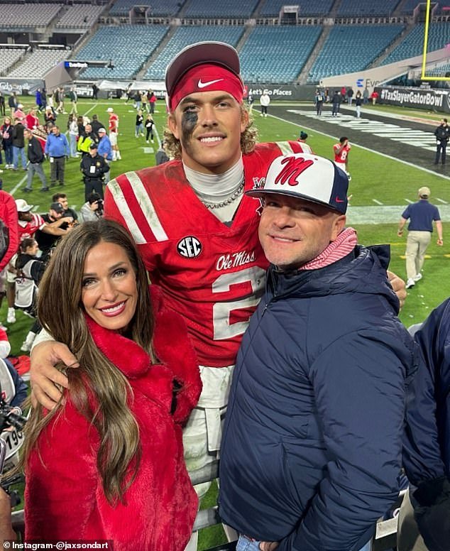 El padre de Jaxson Dart nombra al entrenador de fútbol que le escribió pidiéndole que reemplace a Brian Daboll al frente de los New York Giants