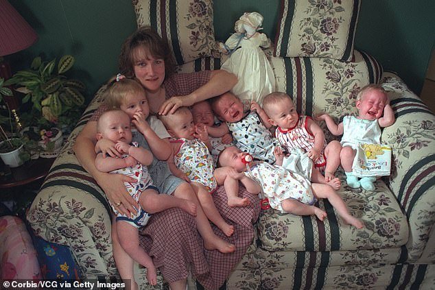 Los primeros septillizos supervivientes del mundo celebran su 28 cumpleaños, donde se encuentran ahora