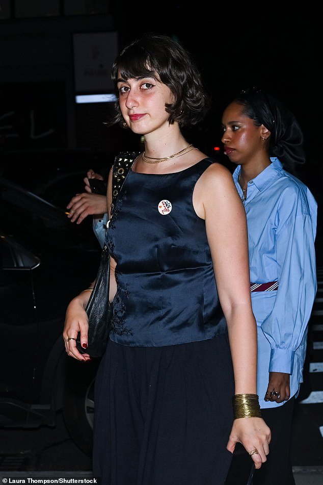 Vistas sorprendentes de la próxima primera dama de la ciudad de Nueva York, de 28 años, son evidentes en el trabajo del artista hipster