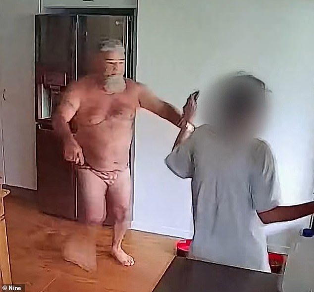 Propietario de casa defiende a un intruso armado en ropa interior: después de cometer un pequeño error del que todos somos culpables