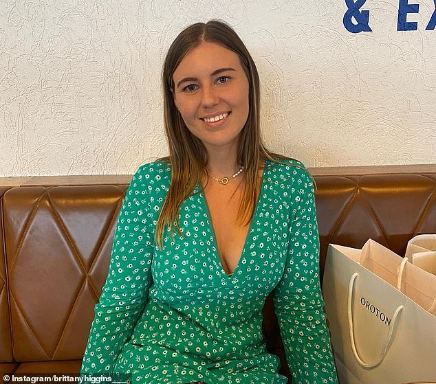 Cómo afectaría la quiebra a Brittany Higgins de maneras sorprendentes: desde la República Centroafricana con la que viaja hasta las vacaciones, las tarjetas de crédito y las hipotecas