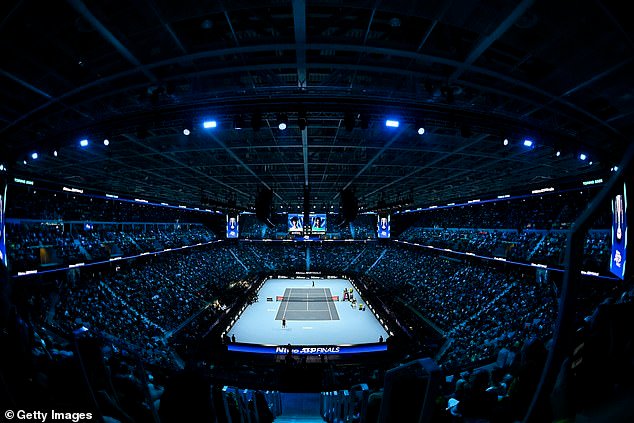 Dos muertes en las Finales ATP de Turín: ocurre una doble tragedia en un torneo de tenis: aficionados masculinos de 78 y 70 años colapsan y mueren en incidentes no relacionados
