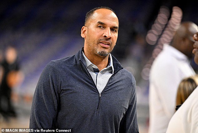 Los fanáticos de la NBA con ojos de águila criticaron inmediatamente la nueva y brutal biografía de Instagram del gerente general de los Dallas Mavericks, Nico Harrison, luego de su salida.