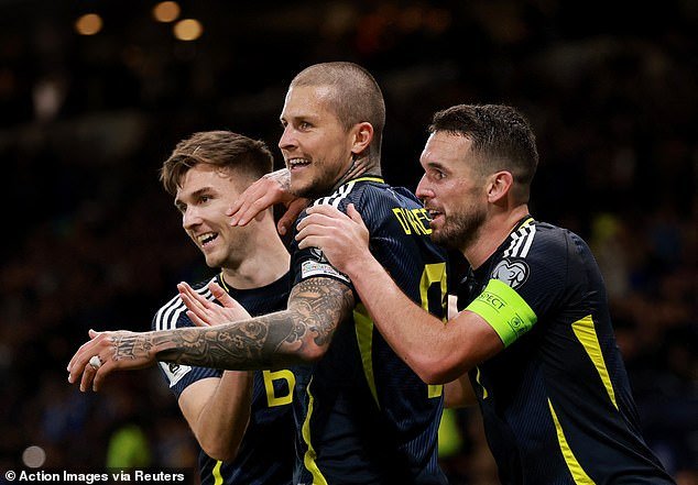 Escocia aceptará la presión de enfrentarse a Grecia y preparará un thriller en Hampden con los daneses, dice Dykes