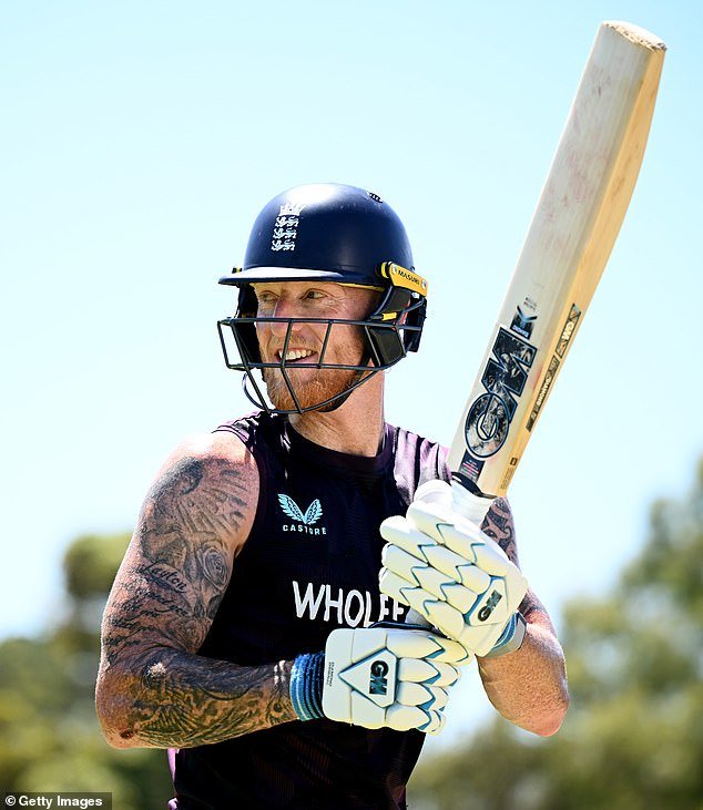 El capitán del England Ashes, Ben Stokes, critica al periódico australiano que lo tachó de “capitán engreído quejoso” y revela el titular sobre su compañero que lo dejó “decepcionado”.
