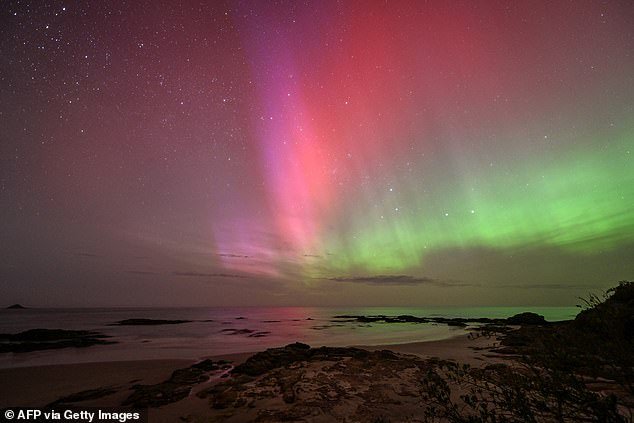 El cielo australiano se iluminará con una espectacular aurora boreal esta noche: aquí es dónde y cuándo tendrás más posibilidades de verla