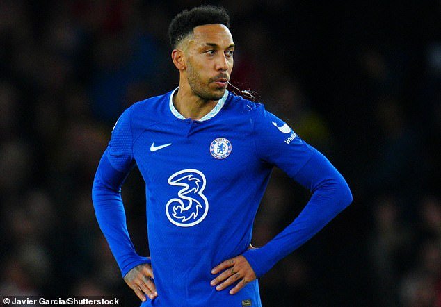 Pierre-Emerick Aubameyang describe mudarse al Chelsea como un “gran error” mientras la leyenda del Arsenal explica por qué se mudó al oeste de Londres para una temporada de éxitos.