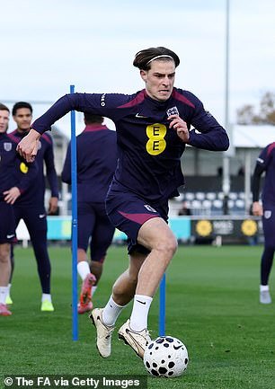 Thomas Tuchel deja a DOS jugadores de Inglaterra fuera de su equipo para enfrentar a Serbia, privando a un aspirante a la Copa del Mundo de su gran oportunidad de impresionar en Wembley.