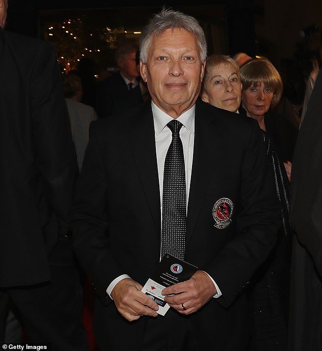 El legendario periodista deportivo del Salón de la Fama, Larry Brooks, murió a los 75 años: los homenajes están llegando después de luchar contra el cáncer.