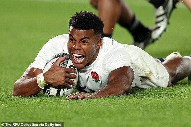 IMMANUEL FEYI-WABOSO: Por qué estoy tan emocionado de jugar contra los All Blacks, qué mensaje nos ha inculcado Steve Borthwick en los entrenamientos y por qué mis padres han estado siguiendo el partido de Fiji con los dedos.