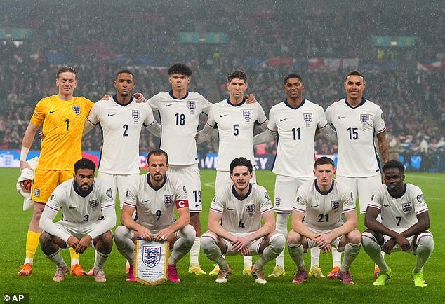 Thomas Tuchel da importantes pistas sobre la Copa del Mundo: cinco estrellas de Inglaterra han sido elegidas para modelar nuevas equipaciones en una sesión de fotos secreta