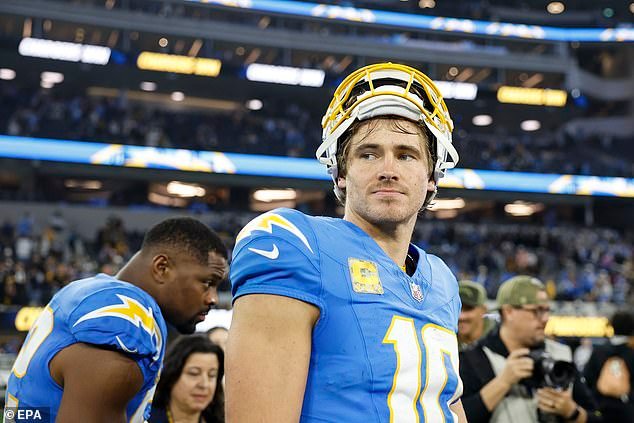 Los asombrados fanáticos de la NFL ahora se dan cuenta de que el hermano de Justin Herbert también juega en la liga.