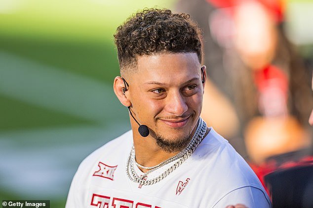 Patrick Mahomes le da la espalda a Taylor Swift mientras revela qué música escucha en el auto