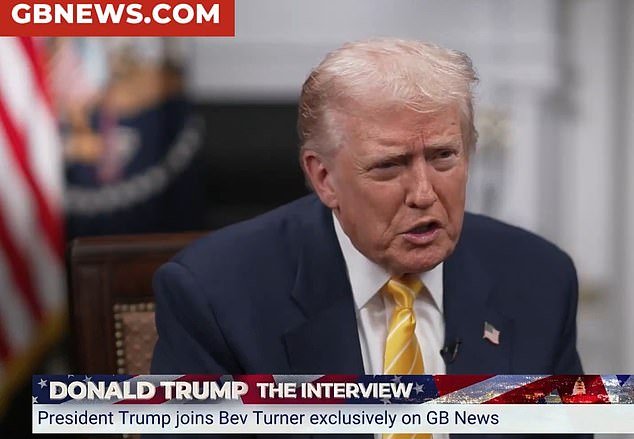 ‘Si no los sacas a la luz, no quedará ningún país’: Donald Trump dice que Gran Bretaña DEBE copiar la línea dura de Estados Unidos en materia de inmigración o enfrentarse al olvido