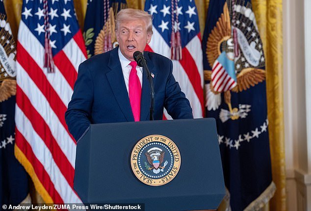 Trump hace estallar la alianza MTG con un sorprendente anuncio de ruptura mientras la crisis de Epstein le arranca el corazón a MAGA