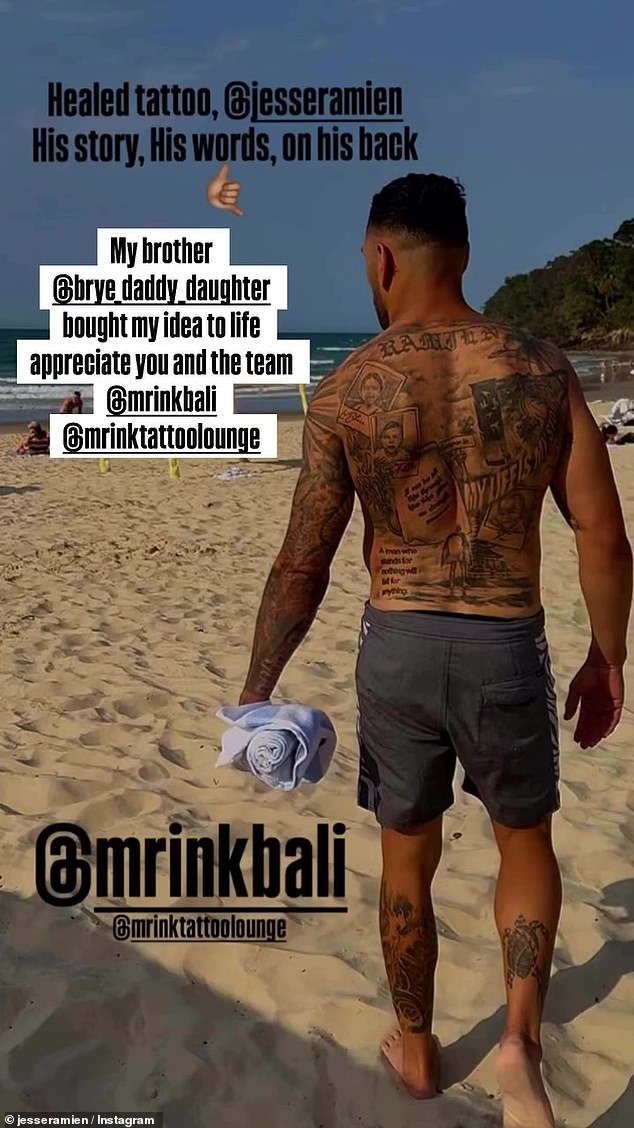 Los increíbles tatuajes de la estrella del fútbol cuentan la historia del nacimiento de emergencia de su bebé en Bali el año pasado.