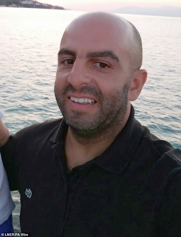 El héroe del tren de Huntingdon ha sido dado de alta del hospital dos semanas después de salvar “varias vidas” en ataques masivos con cuchillo